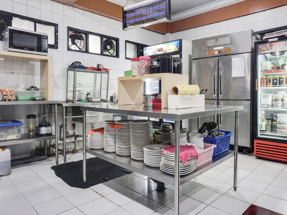 3 Putra Bi Executive Hotel Jakarta Ngoại thất bức ảnh